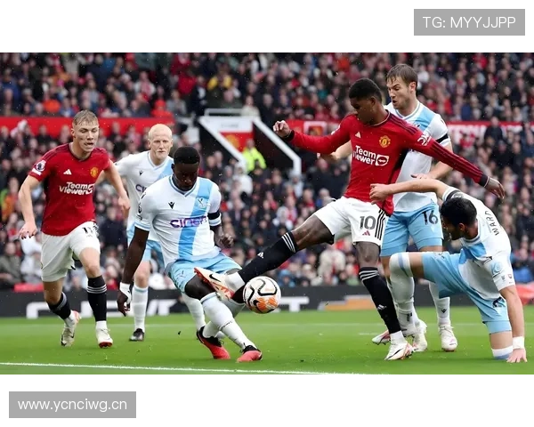 曼联重返欧冠形势面临严峻考验，竞争格局逐步趋紧