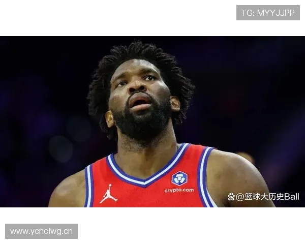 恩比德昨儿穿的竟然像去派对，不像打球的样子啊！